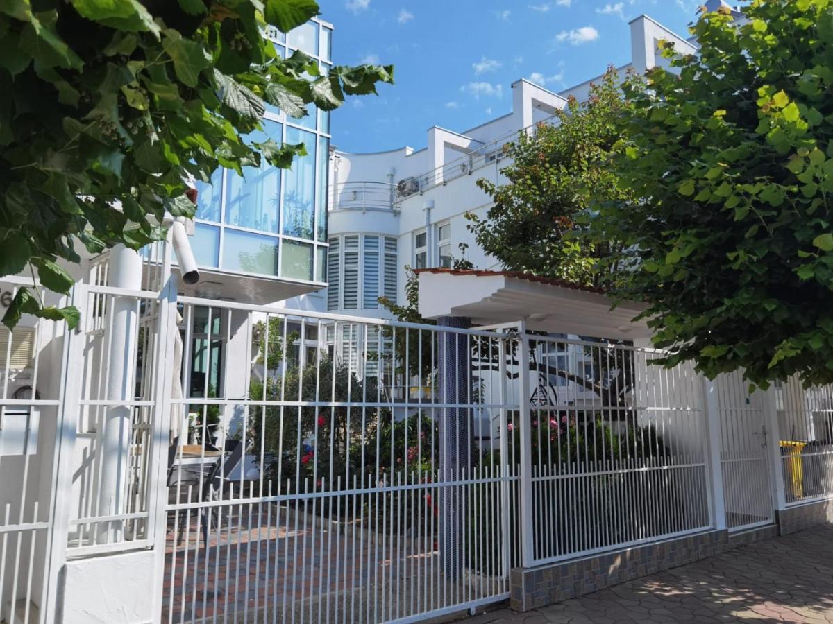 Hotel Fitness House With Garden Constanţa Exterior foto